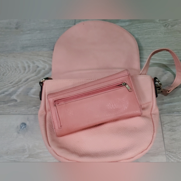 Cross Body Round stud purse - Picture 6 of 6